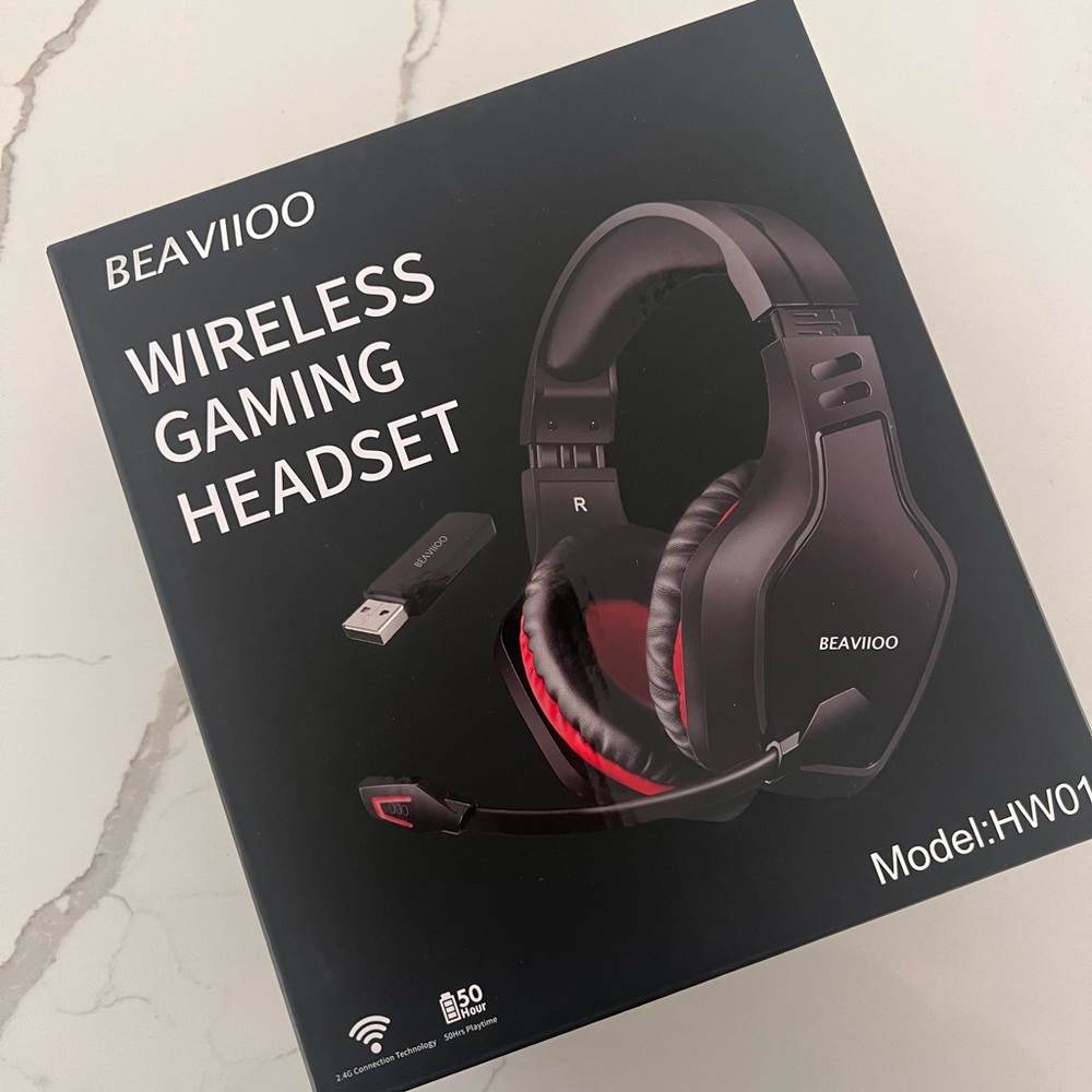 Wireless gaming headset